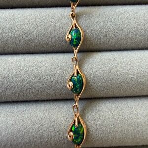 Exquisite Gold Opal Bracelet - Perfect Match for Earrings